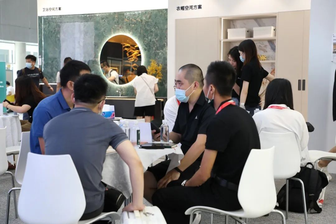 實(shí)力綻放 巖領(lǐng)未來 | 德利豐X2022廣州建博會圓滿收官！(圖10)