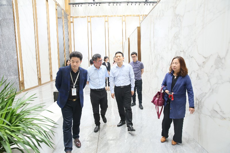 中建裝配設(shè)計(jì)院溫啟彬院長(zhǎng)一行蒞臨金牌企業(yè),(圖3) 中建裝配設(shè)計(jì)院溫啟彬院長(zhǎng)一行蒞臨金牌企業(yè),(圖3)