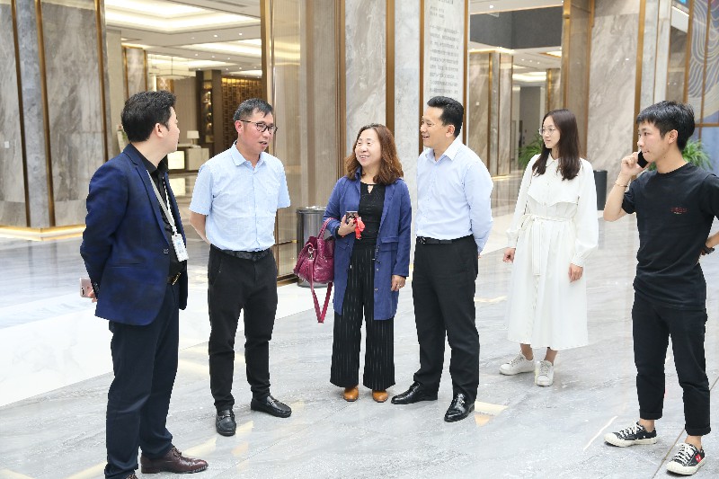 中建裝配設(shè)計(jì)院溫啟彬院長(zhǎng)一行蒞臨金牌企業(yè),(圖4) 中建裝配設(shè)計(jì)院溫啟彬院長(zhǎng)一行蒞臨金牌企業(yè),(圖4)